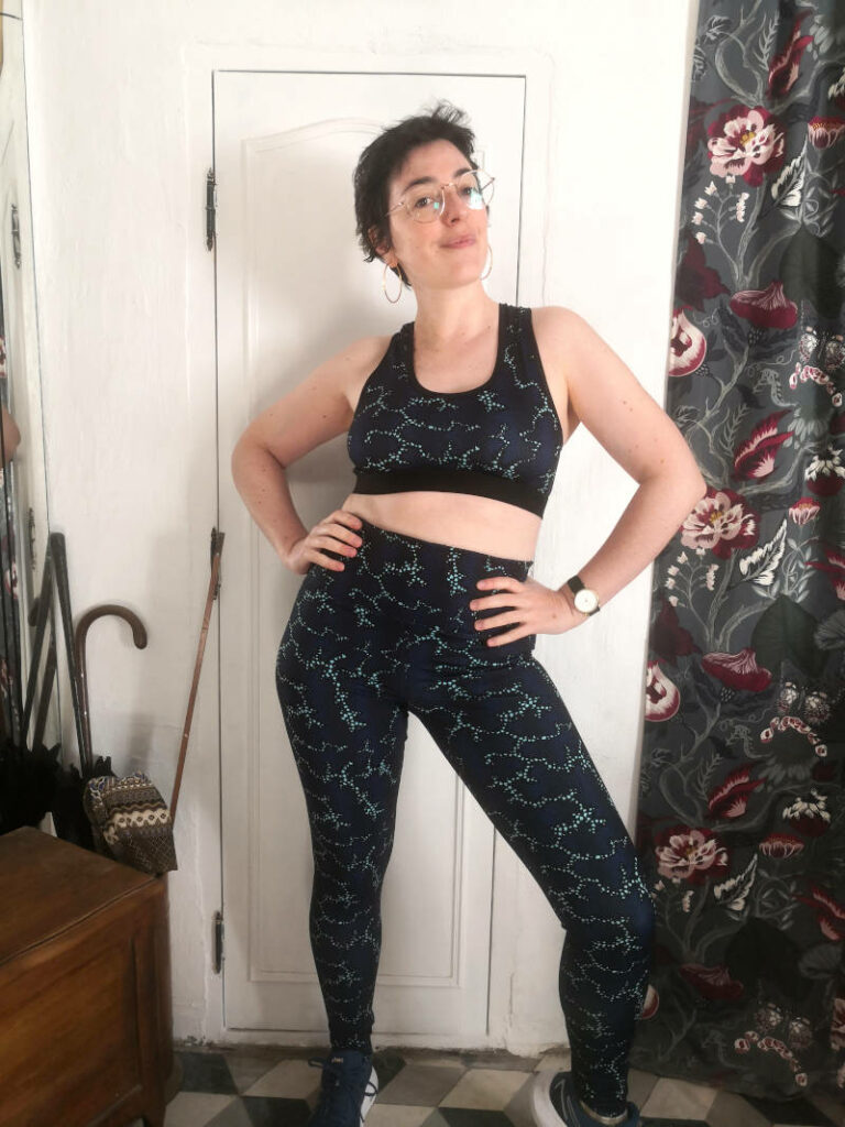 ensemble de sport brassière et legging Moöve vu de devant