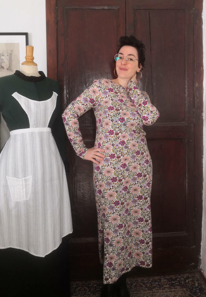 devant de la robe Ludmilla en jersey fleuri