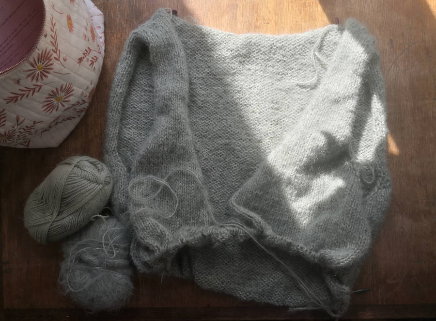 pull Victor en coloris verveine en cours