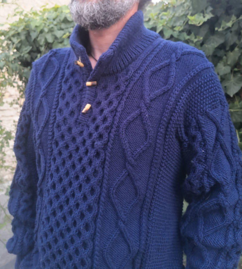 Détail col avec boutons du Dagmar Zipper Sweater Man
