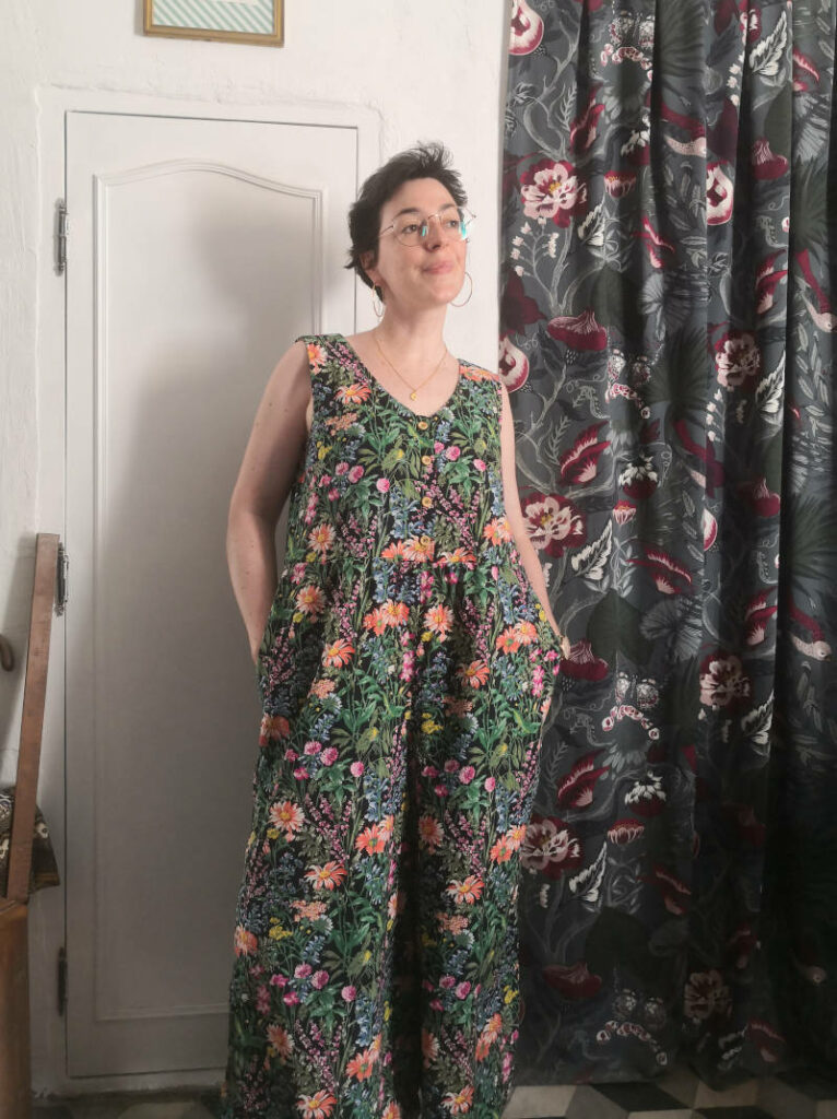 combinaison Jazz de Ready to Sew dans un rideau à fleurs 90s